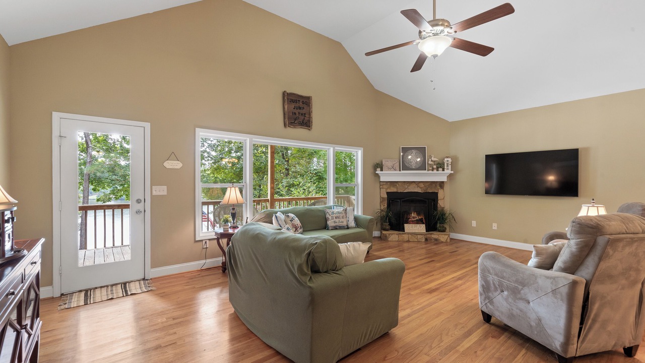 Photo of Livingroom in Eatonton