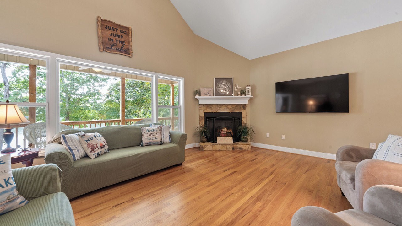 Photo of Livingroom in Eatonton