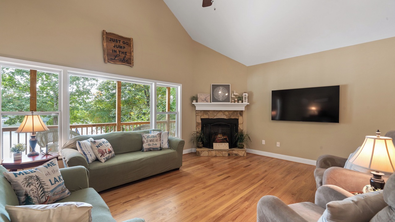 Photo of Livingroom in Eatonton