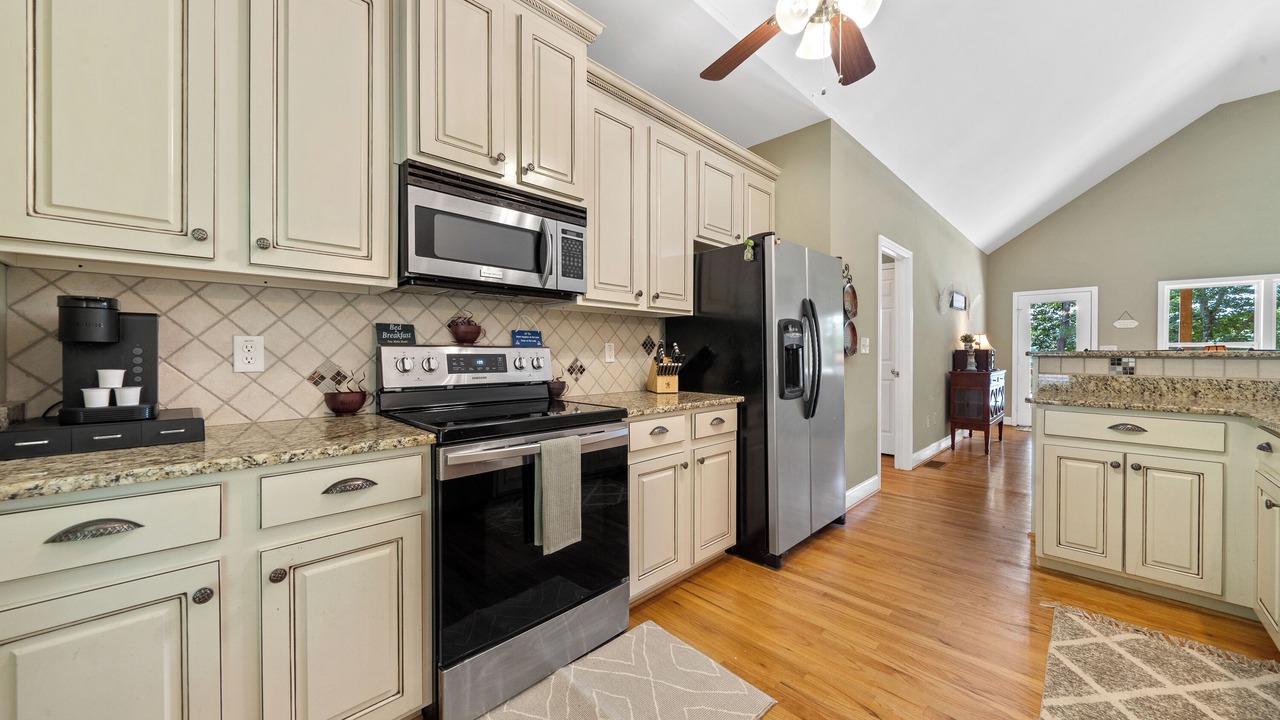 Photo of Kitchen in Eatonton