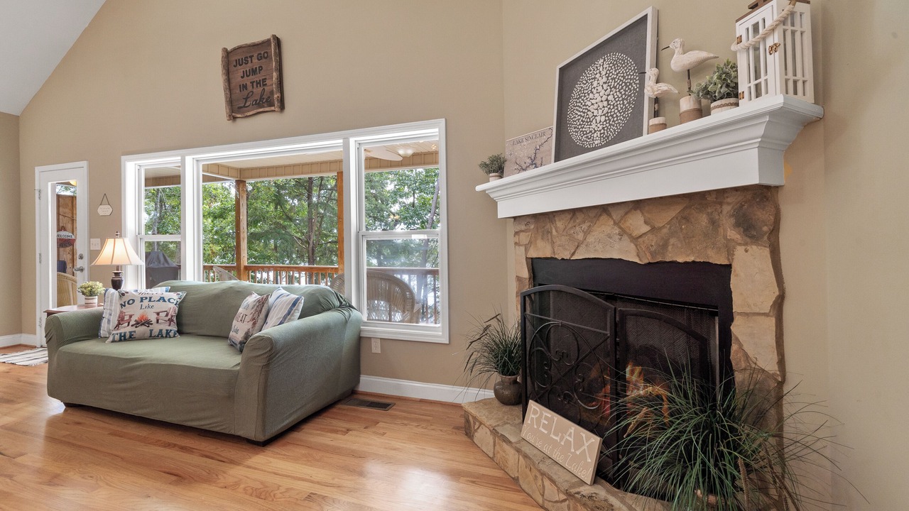 Photo of Livingroom in Eatonton