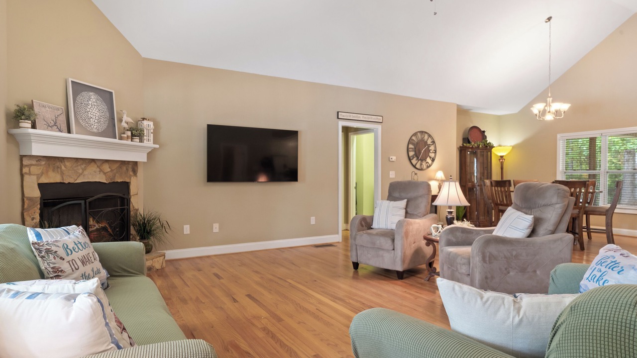 Photo of Livingroom in Eatonton