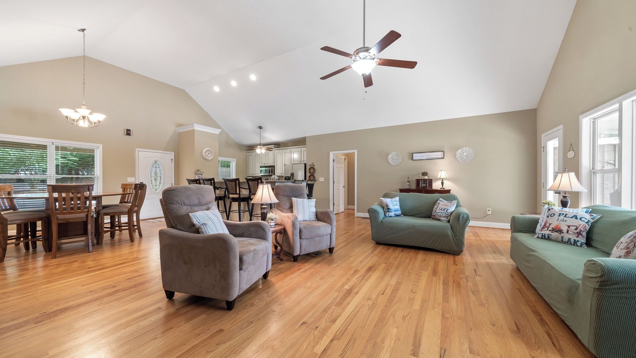 Photo of Livingroom in Eatonton