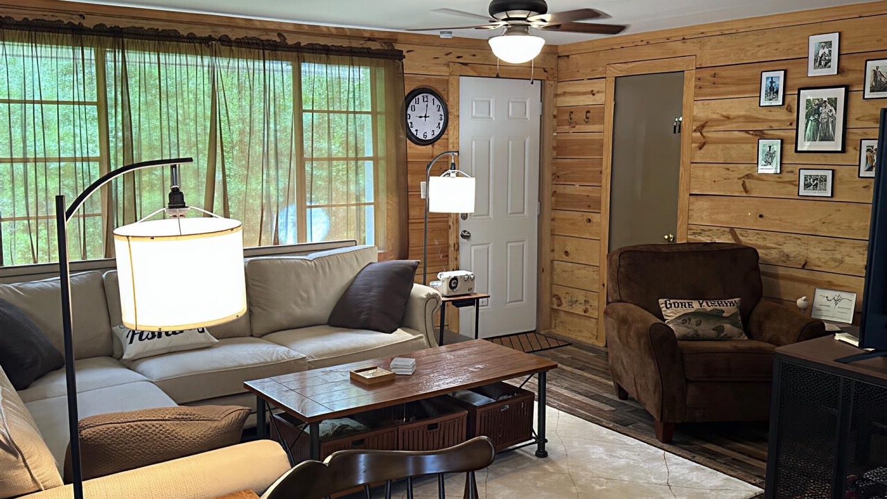 Photo of Livingroom in Albertville