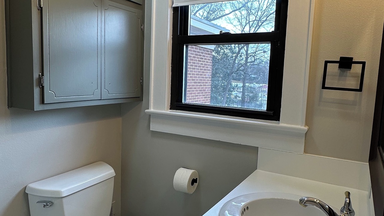 Photo of Bathroom in Oakwood Historic District