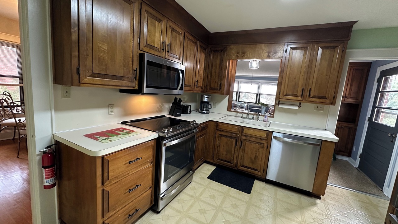 Photo of Kitchen in Oakwood Historic District