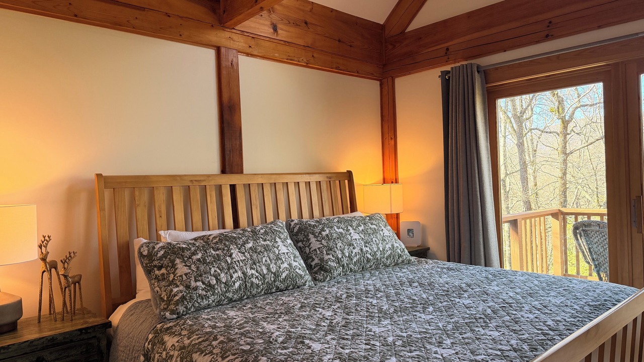 Photo of Bedroom in Lake Toxaway