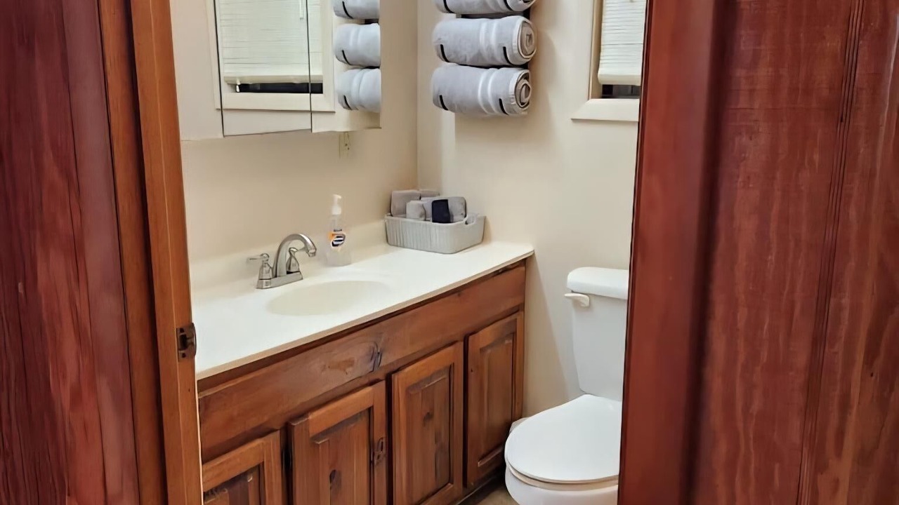 Photo of Bathroom in Cosby