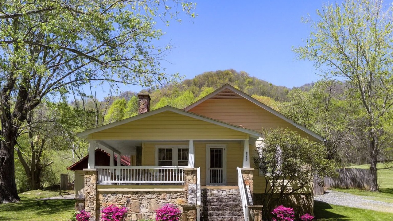Photo of Outdoor in Mars Hill