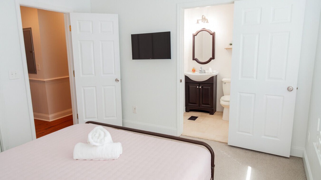 Photo of Bedroom in West End