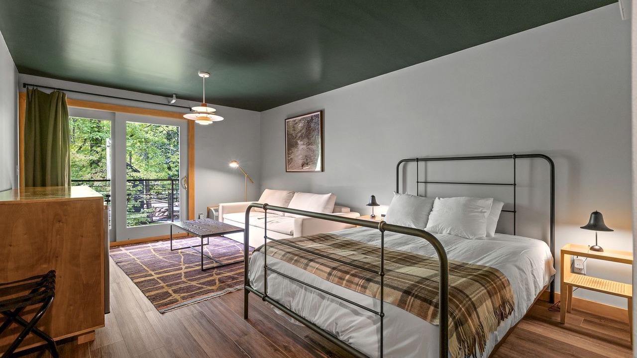 Photo of Bedroom in Rocky Grove