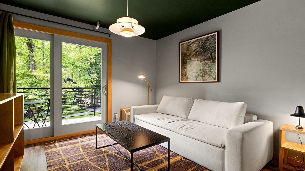 Photo of Livingroom in Rocky Grove