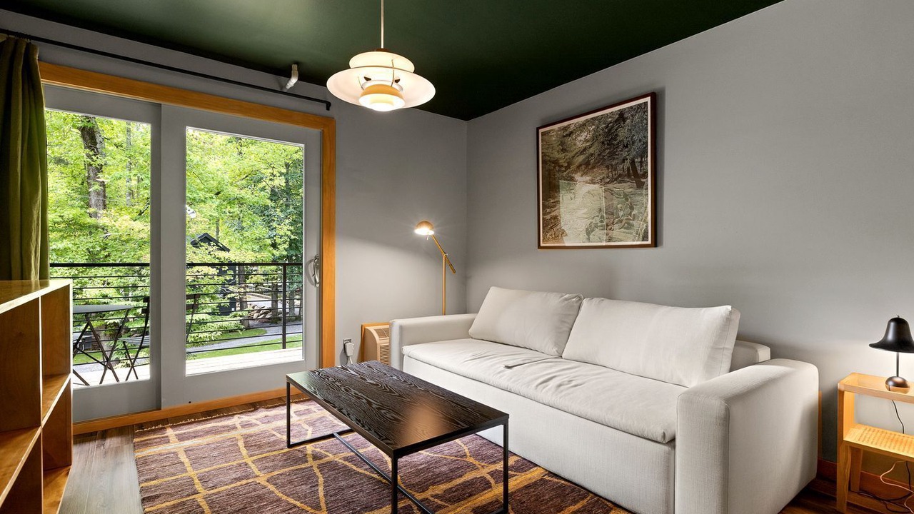 Photo of Livingroom in Rocky Grove