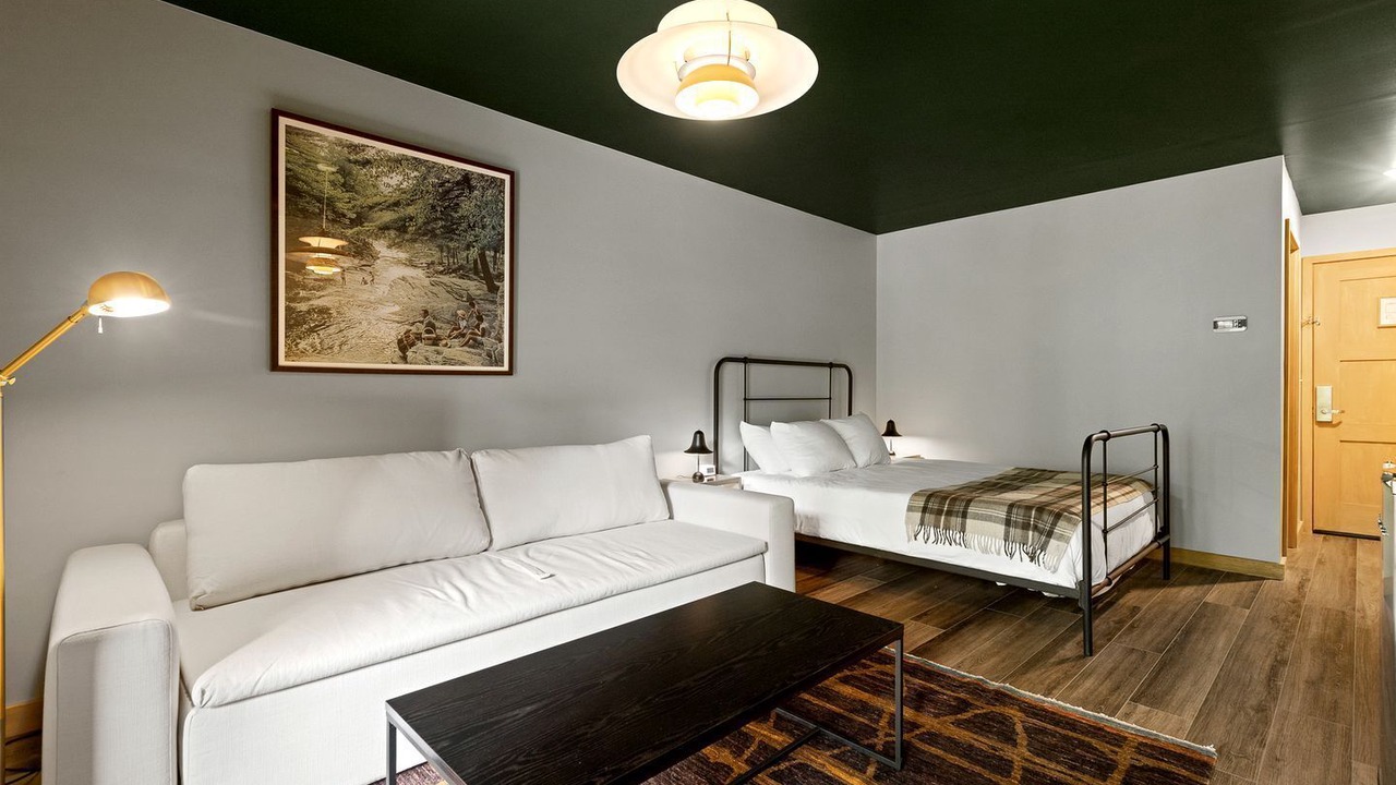 Photo of Livingroom in Rocky Grove
