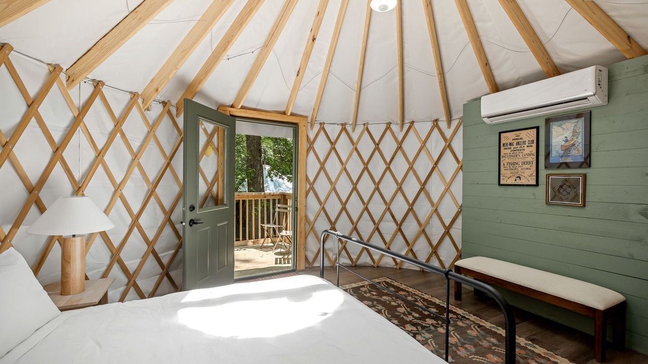 Photo of Bedroom in Rocky Grove