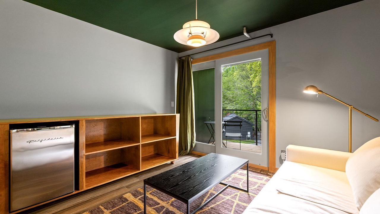Photo of Livingroom in Rocky Grove