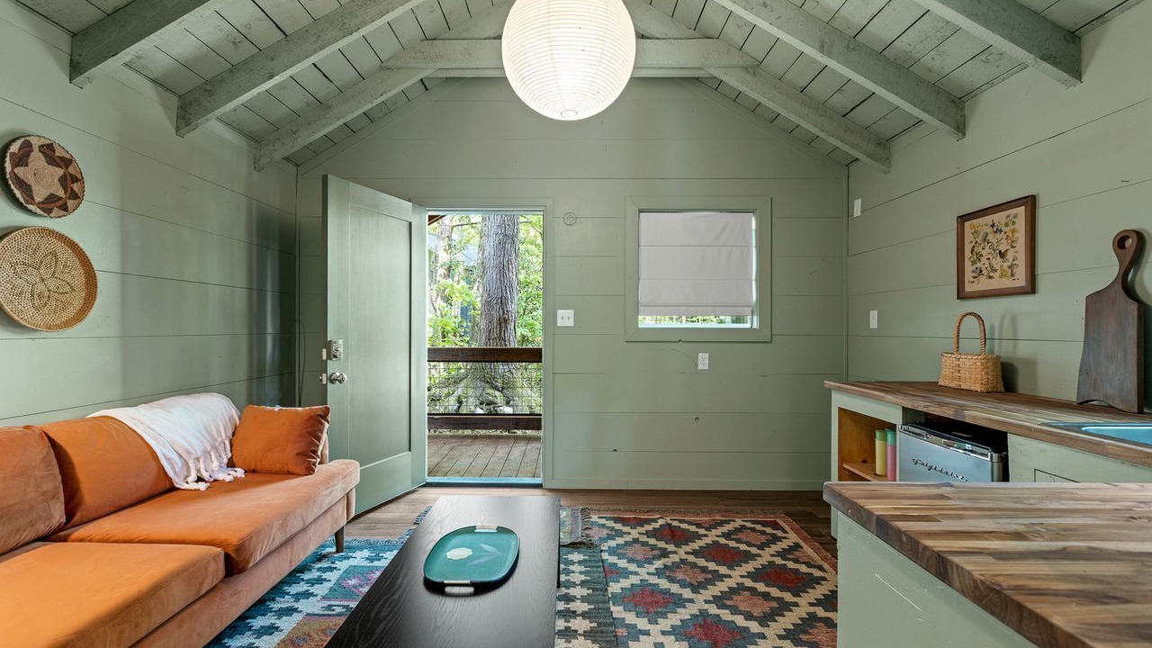 Photo of Livingroom in Rocky Grove