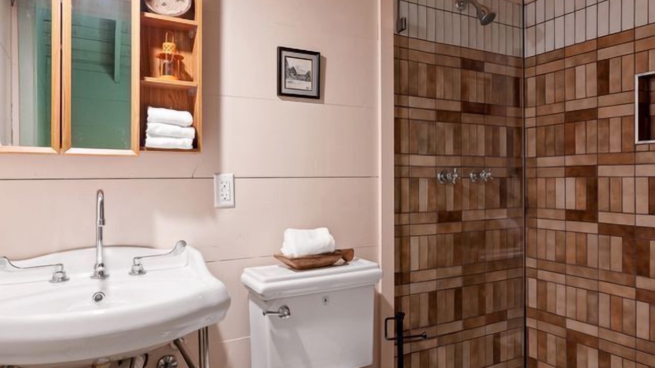Photo of Bathroom in Rocky Grove