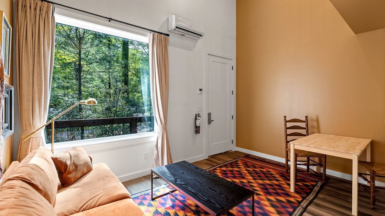 Photo of Livingroom in Rocky Grove