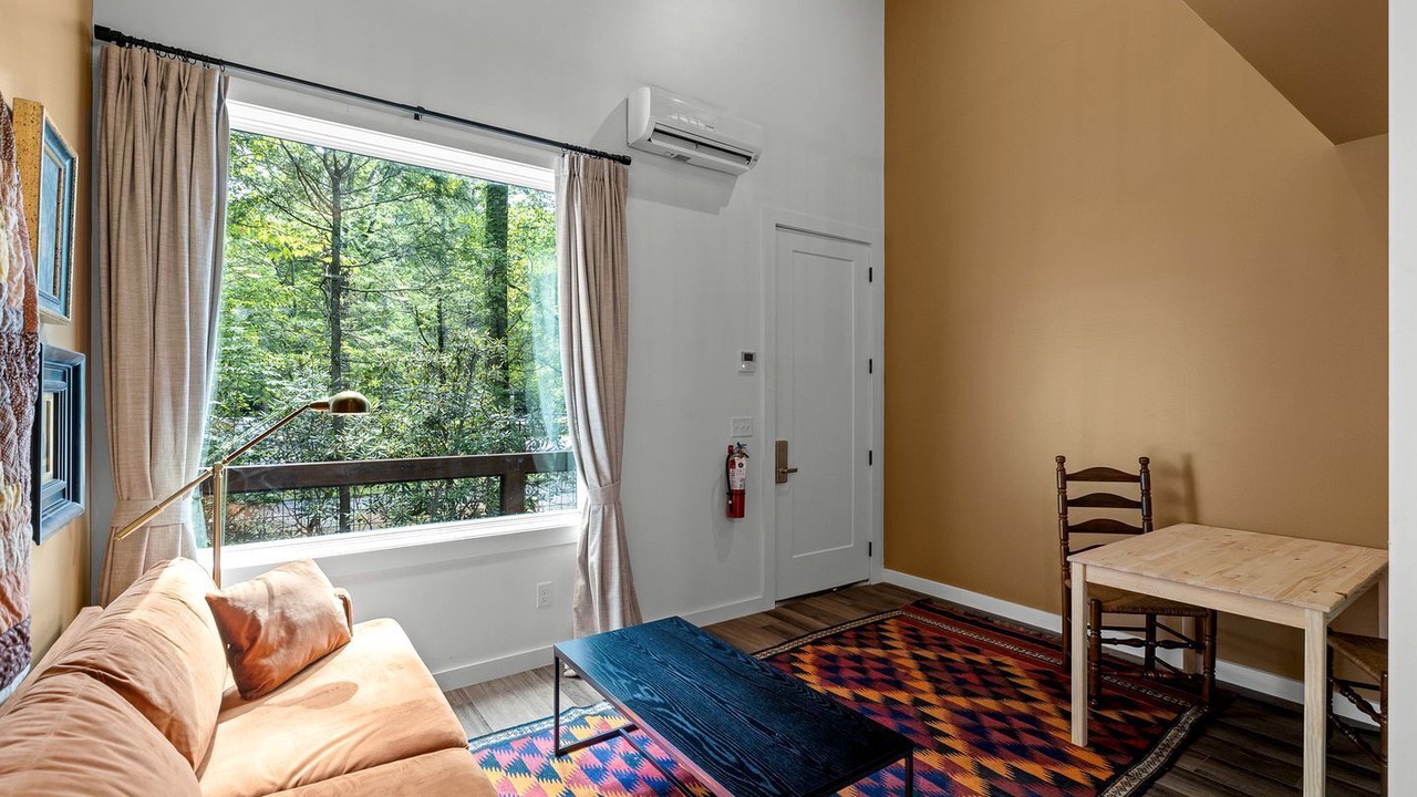 Photo of Livingroom in Rocky Grove