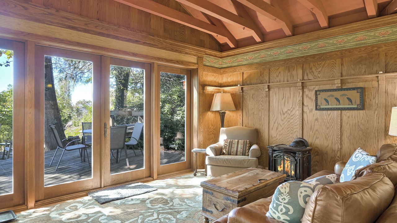 Photo of Livingroom in Asheville