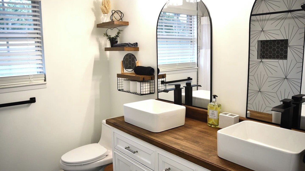 Photo of Bathroom in Beacon Hills and Harbour