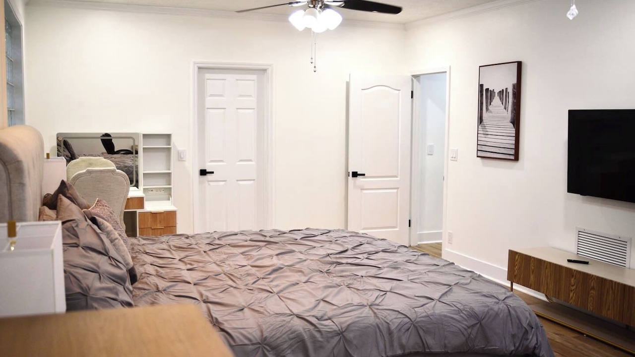 Photo of Bedroom in Beacon Hills and Harbour