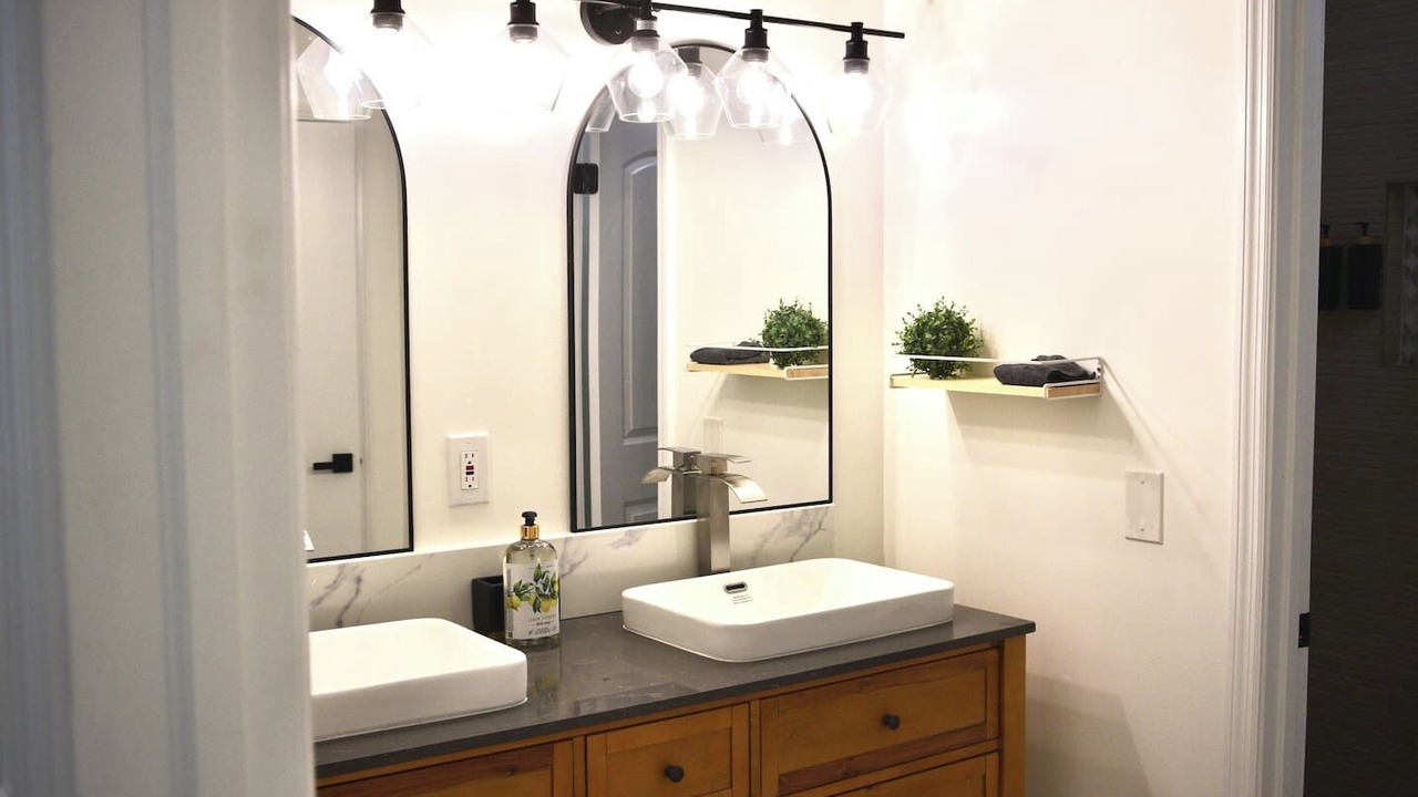 Photo of Bathroom in Beacon Hills and Harbour