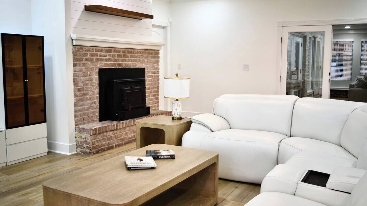 Photo of Livingroom in Beacon Hills and Harbour