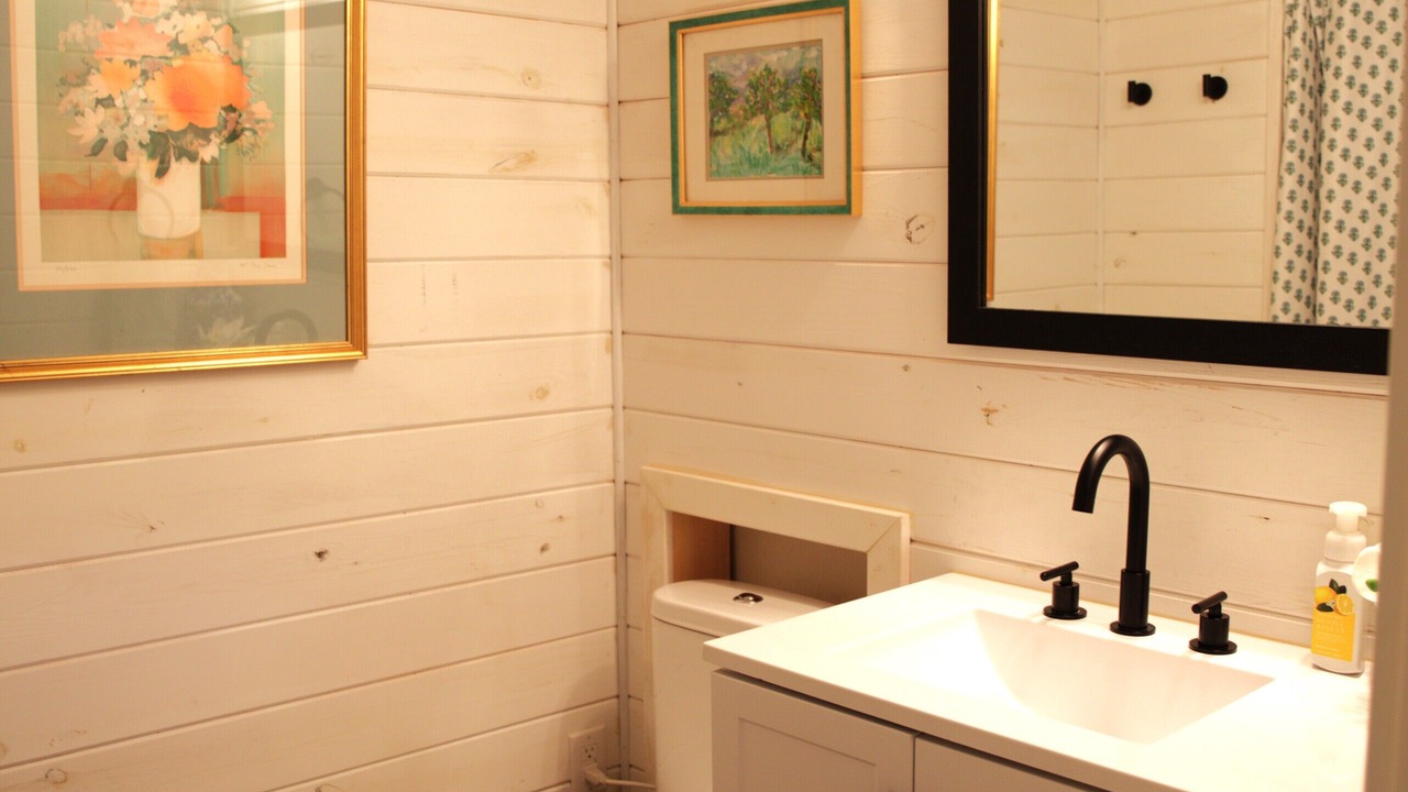 Photo of Bathroom in Crane Hill
