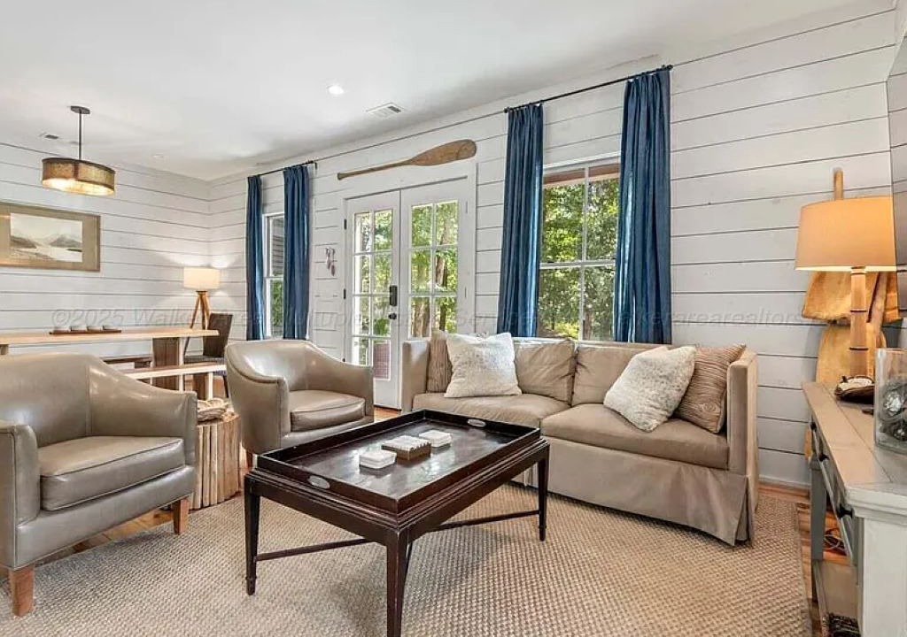 Photo of Livingroom in Logan