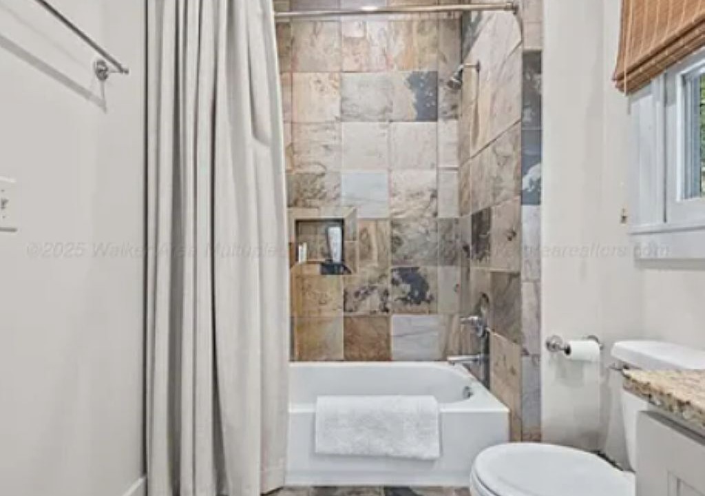 Photo of Bathroom in Logan