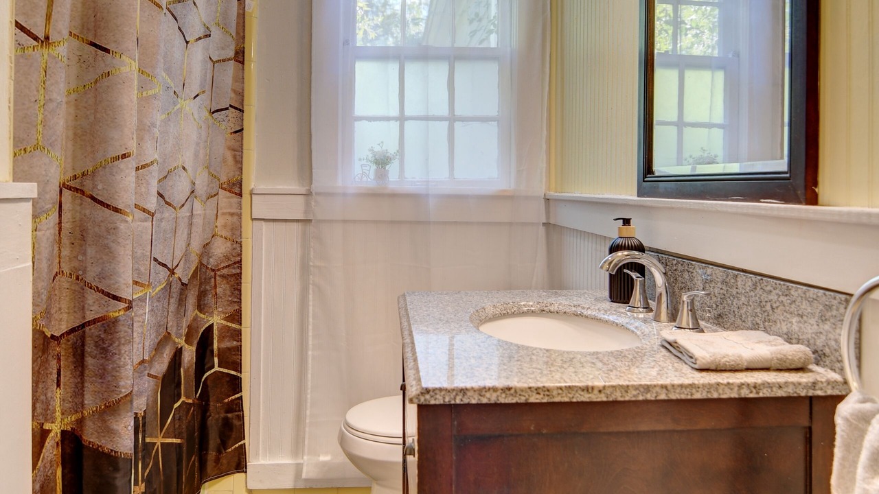 Photo of Bathroom in Valdosta