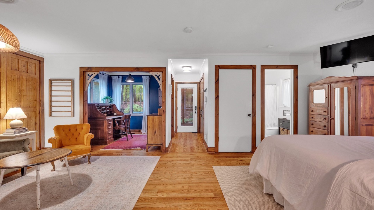 Photo of Bedroom in Mineral Springs