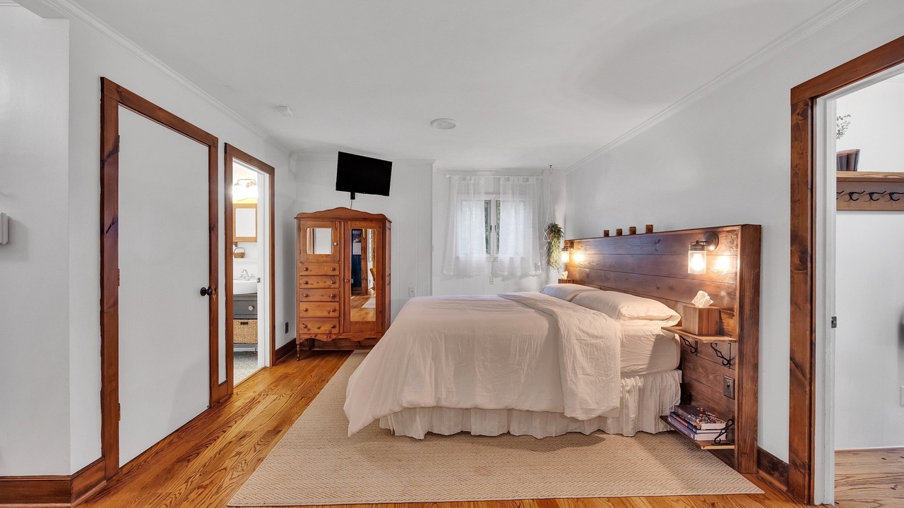 Photo of Bedroom in Mineral Springs