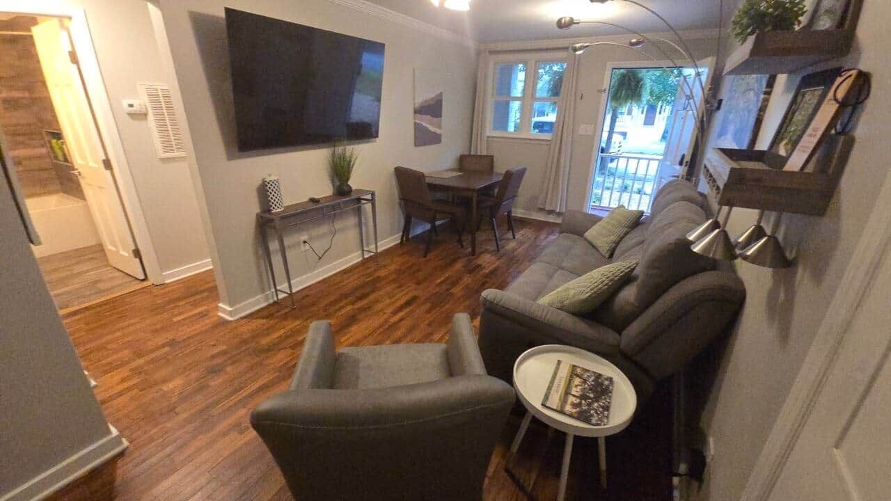 Photo of Livingroom in Dixon Park