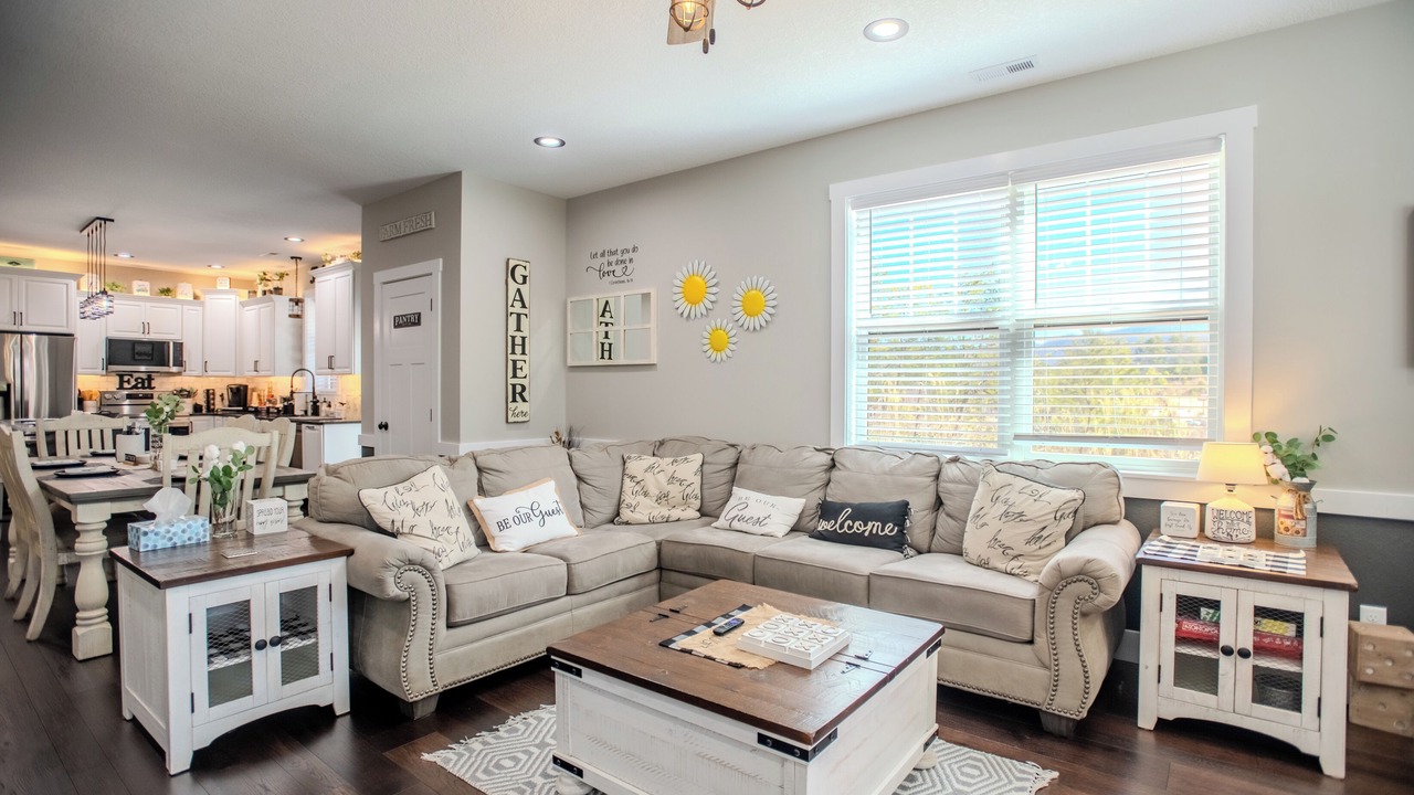 Photo of Livingroom in Weaverville
