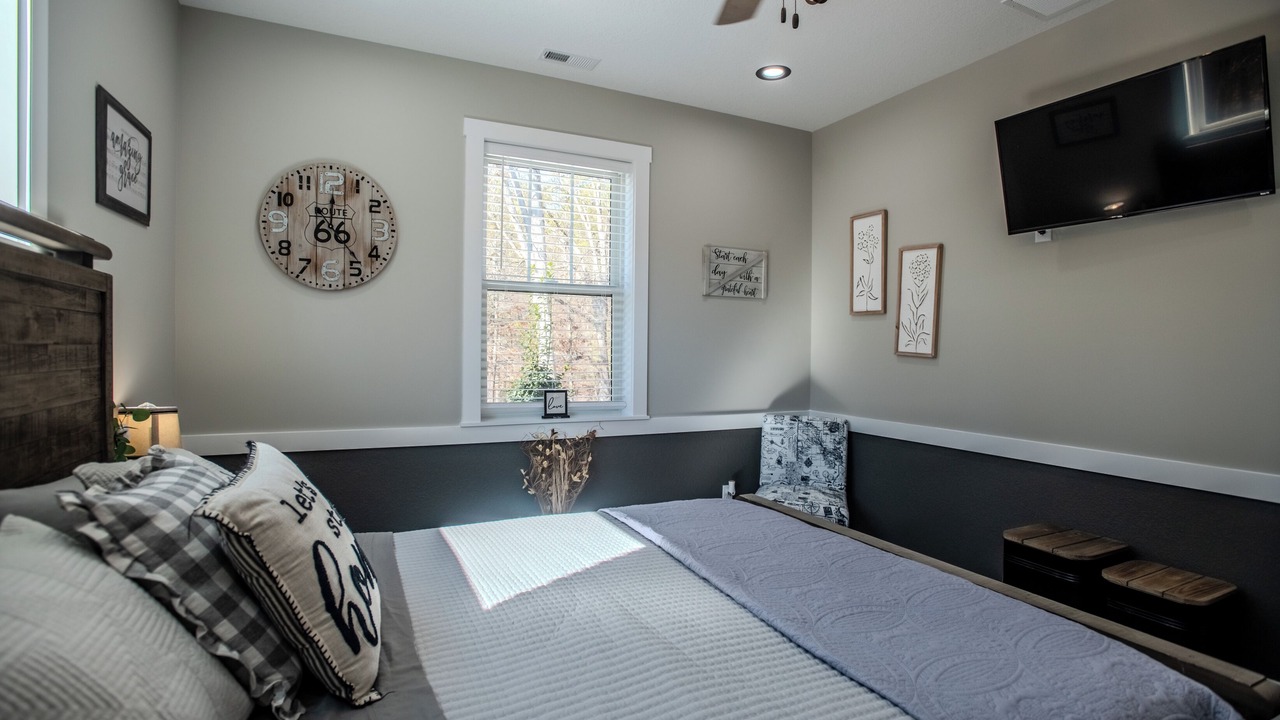 Photo of Bedroom in Weaverville
