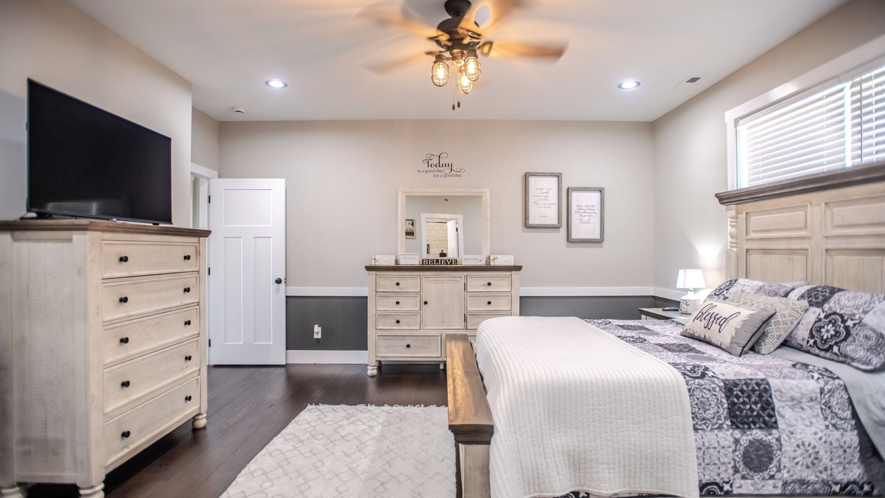 Photo of Bedroom in Weaverville