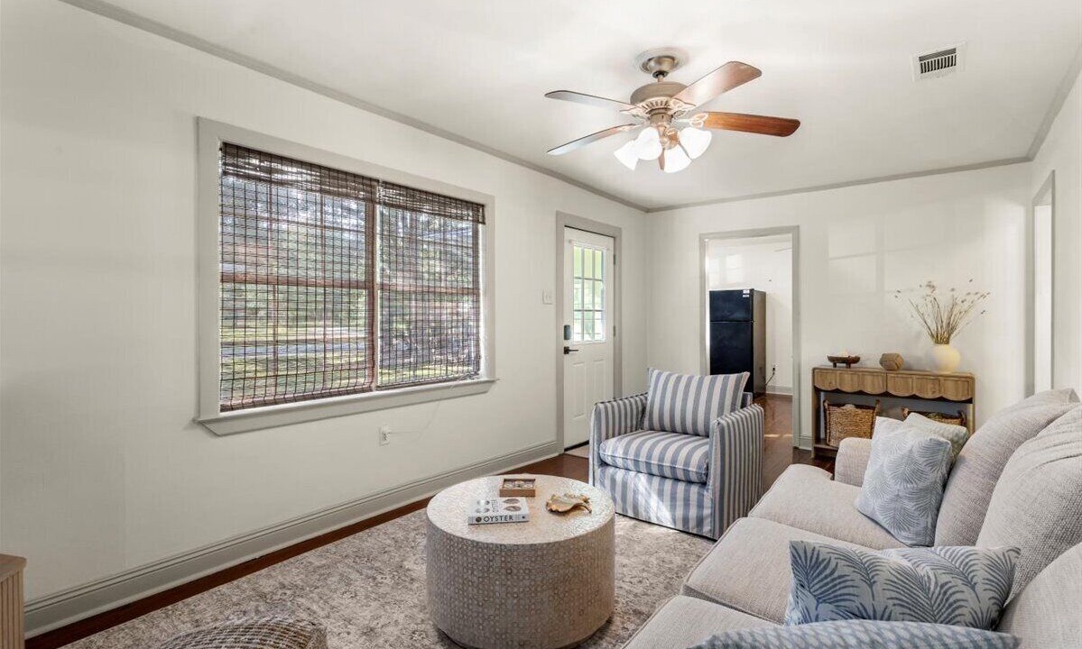 Photo of Livingroom in Long Beach