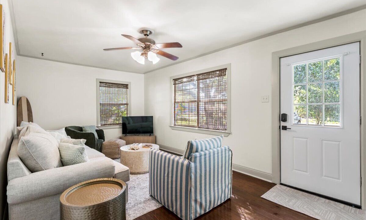 Photo of Livingroom in Long Beach