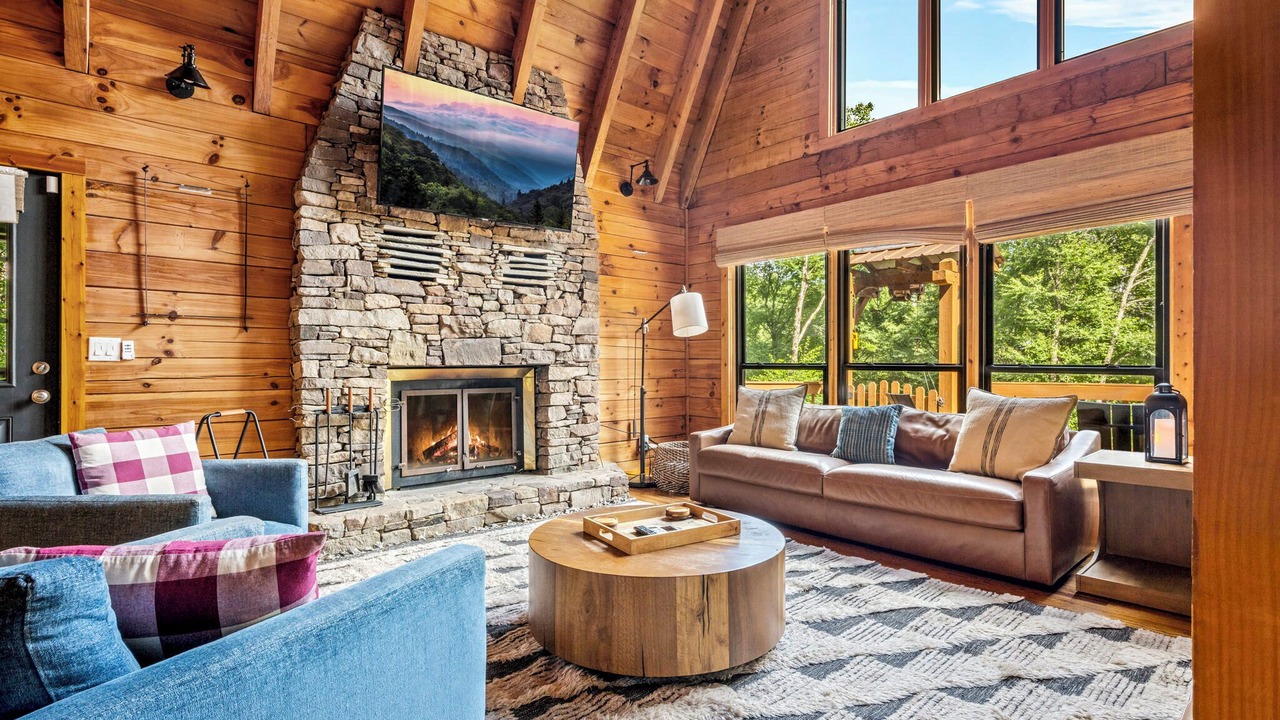 Photo of Livingroom in Maggie Valley