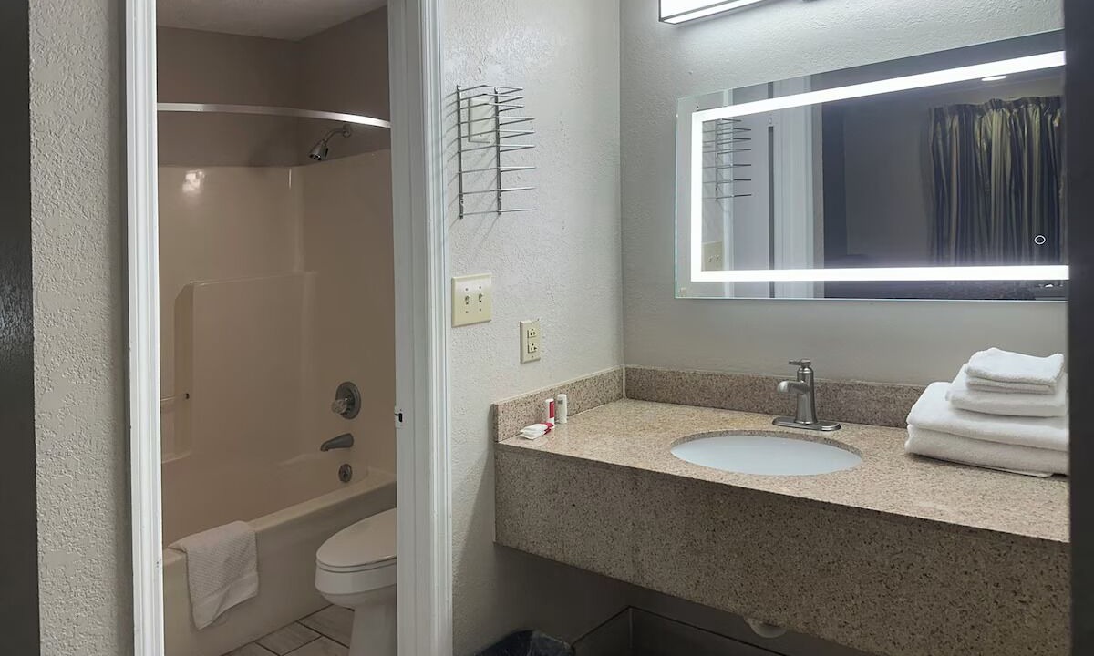 Photo of Bathroom in Guntersville