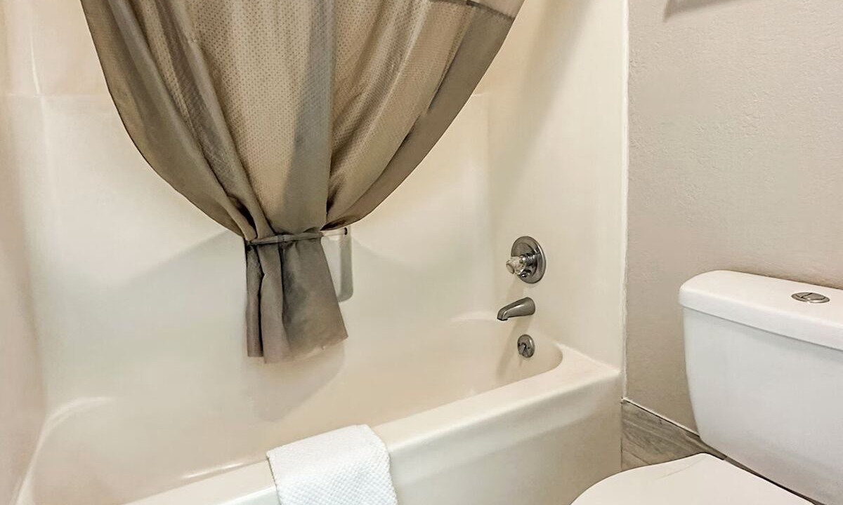 Photo of Bathroom in Guntersville