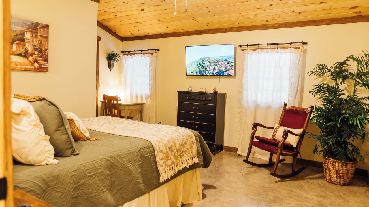 Photo of Bedroom in Dahlonega