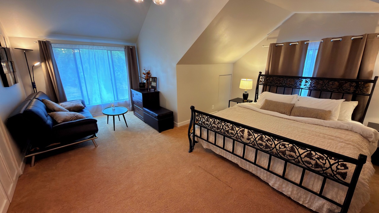 Photo of Bedroom in Gold Bar