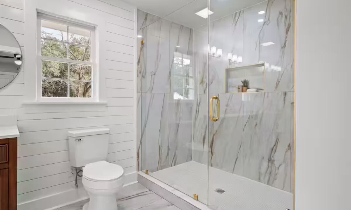 Photo of Bathroom in Summerville Historic District