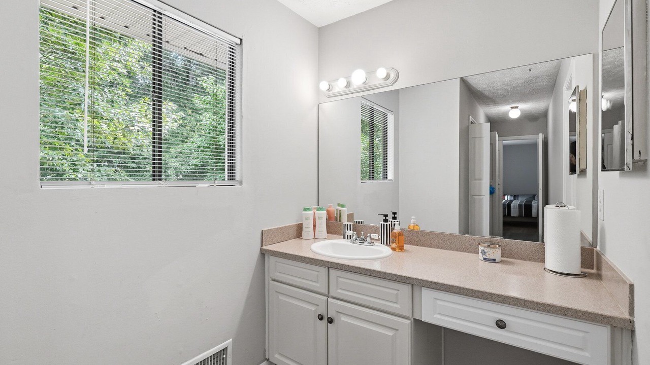 Photo of Bathroom in Addison Heights