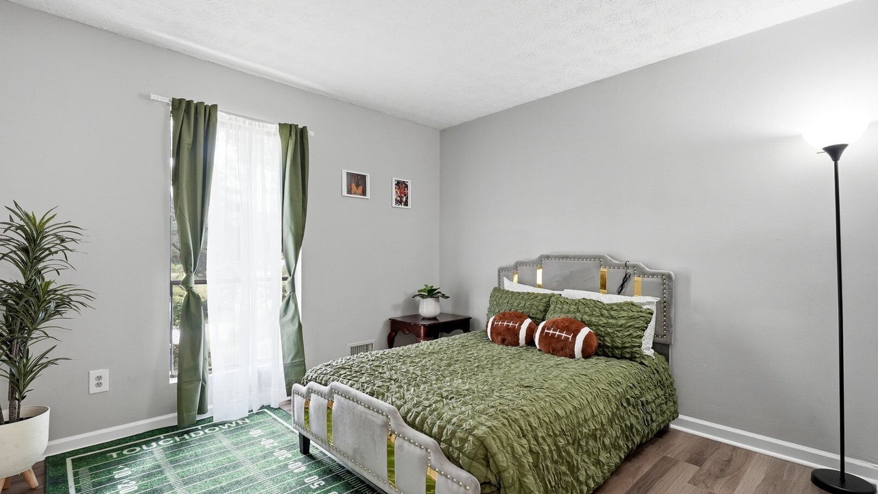 Photo of Bedroom in Addison Heights