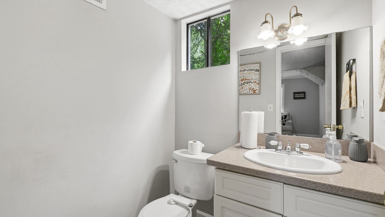 Photo of Bathroom in Addison Heights
